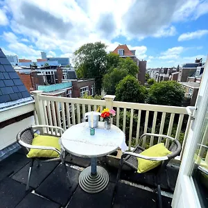 Apartment Irene's Palace, Den Haag